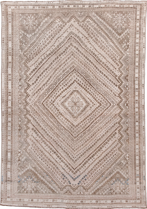 Antique Shiraz Area Rug (6' x 9')